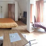 Aluna 3 Вишеград